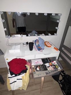 Girls vanity