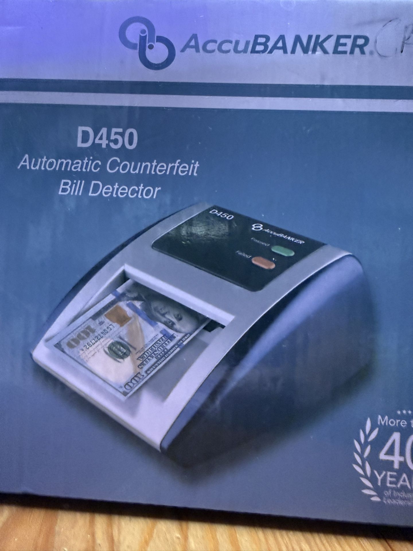 AcuuBanker automatic counterfeit bill detector D450