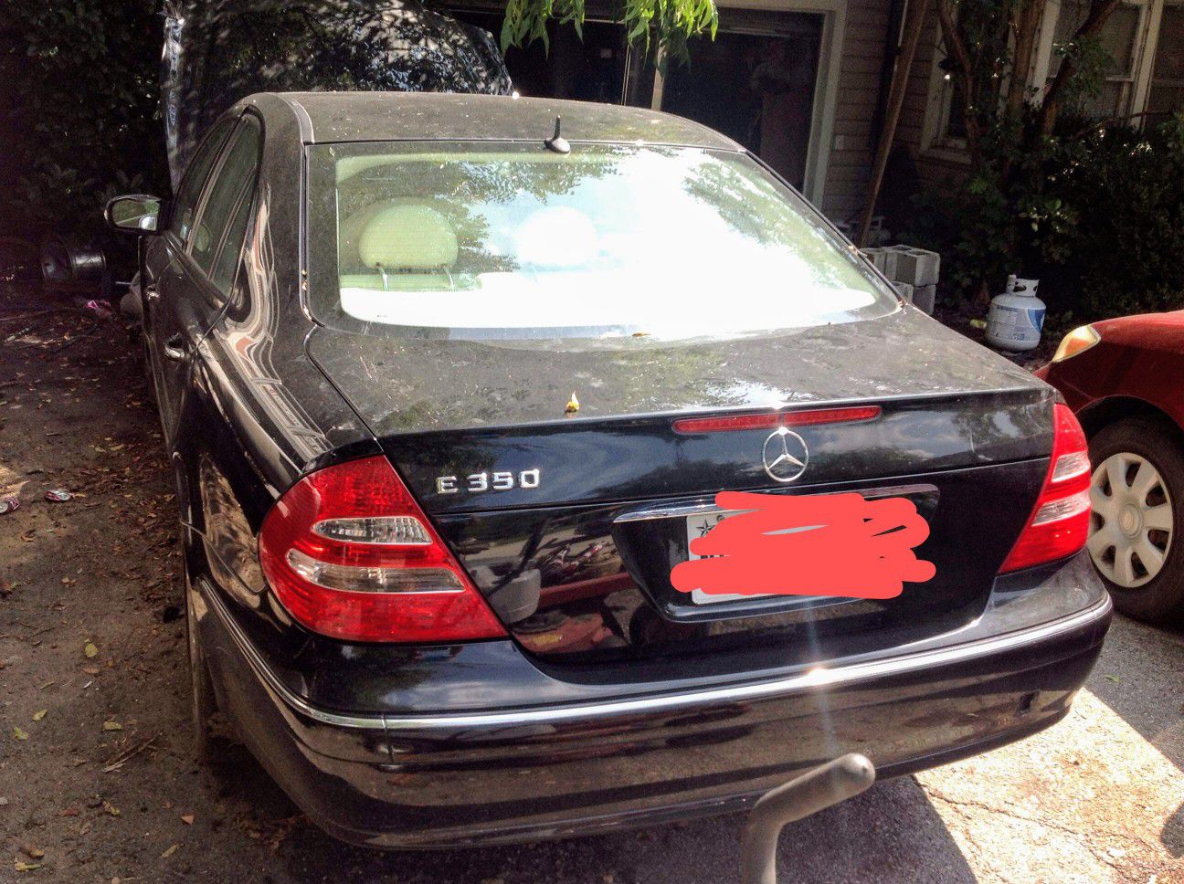Mercedes E 350 2008 for parts or repair. Has title and will start and run but as you see, totalled front end.