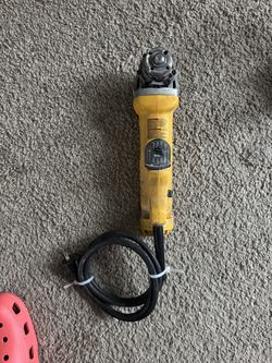 Dewalt 120V 11 Amp Corded 4.5 in. Small Angle Grinder