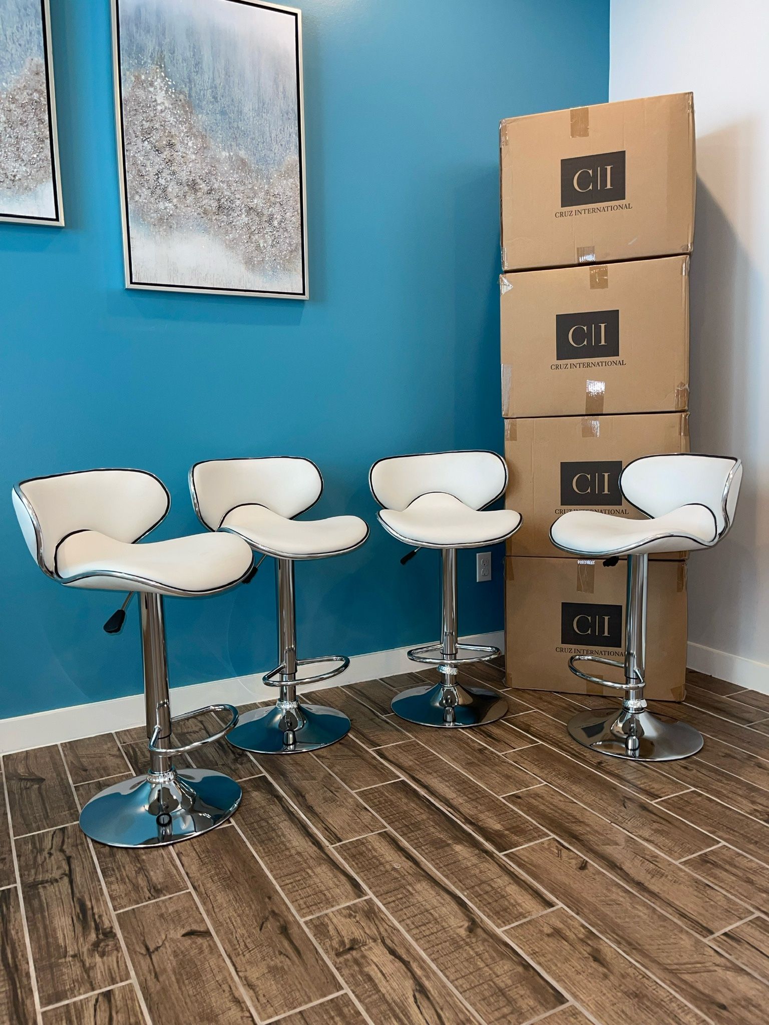 New 4 White Bar Stools