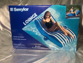 VINTAGE SEVLOR LONGE CHAIR FOR POOL NEW 💦$30