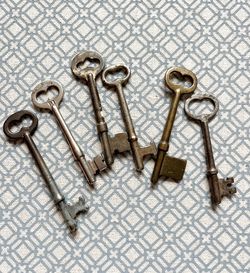 vintage keys  (near UTSA) 