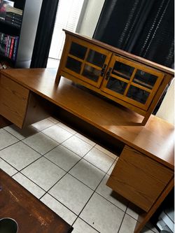 Large desk