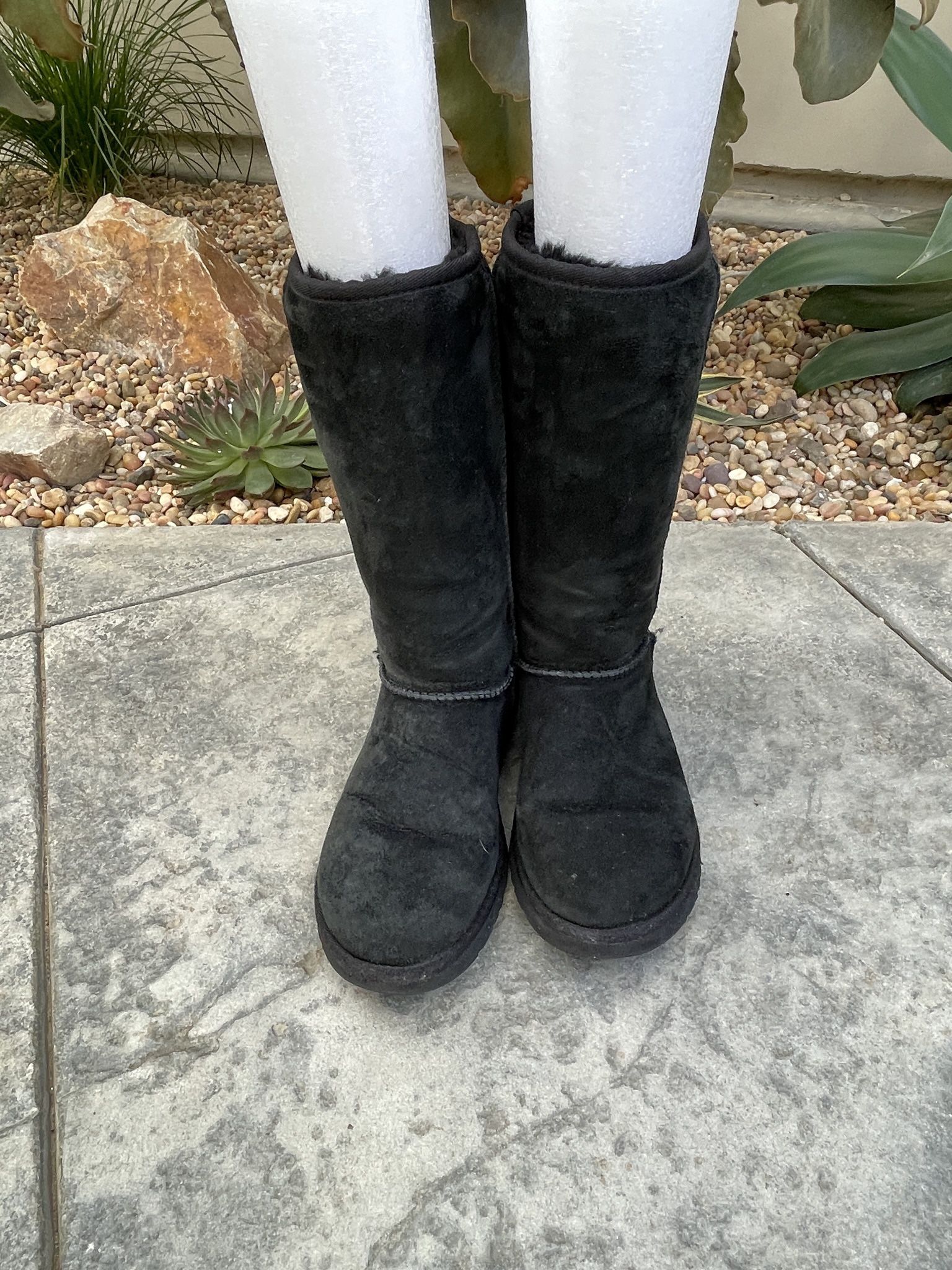 UGG boots For Women, Size 7