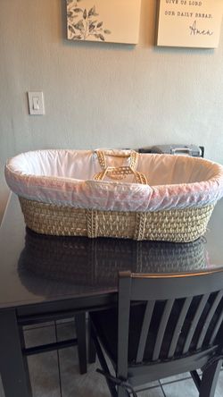 Woven Baby Moses Basket with Liner