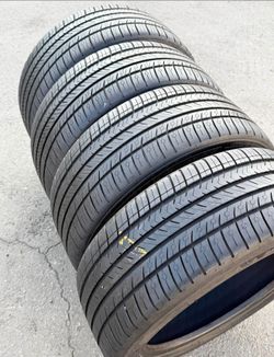 255/45/17 Michelin 📍📍 Vendo un set de llantas con 80% de vida las 4 📍🌟