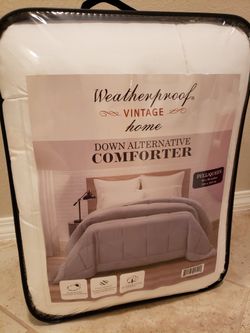 DOWN ALTERNATIVE QUEEN COMFORTER