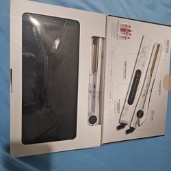 Chi 1" Ceramic Hairatyling Iron $75 Like New