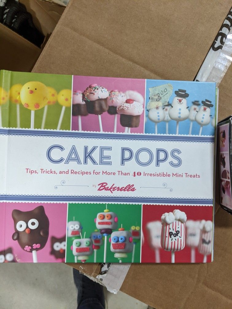 Cake Pop Book And Cupcake Mold