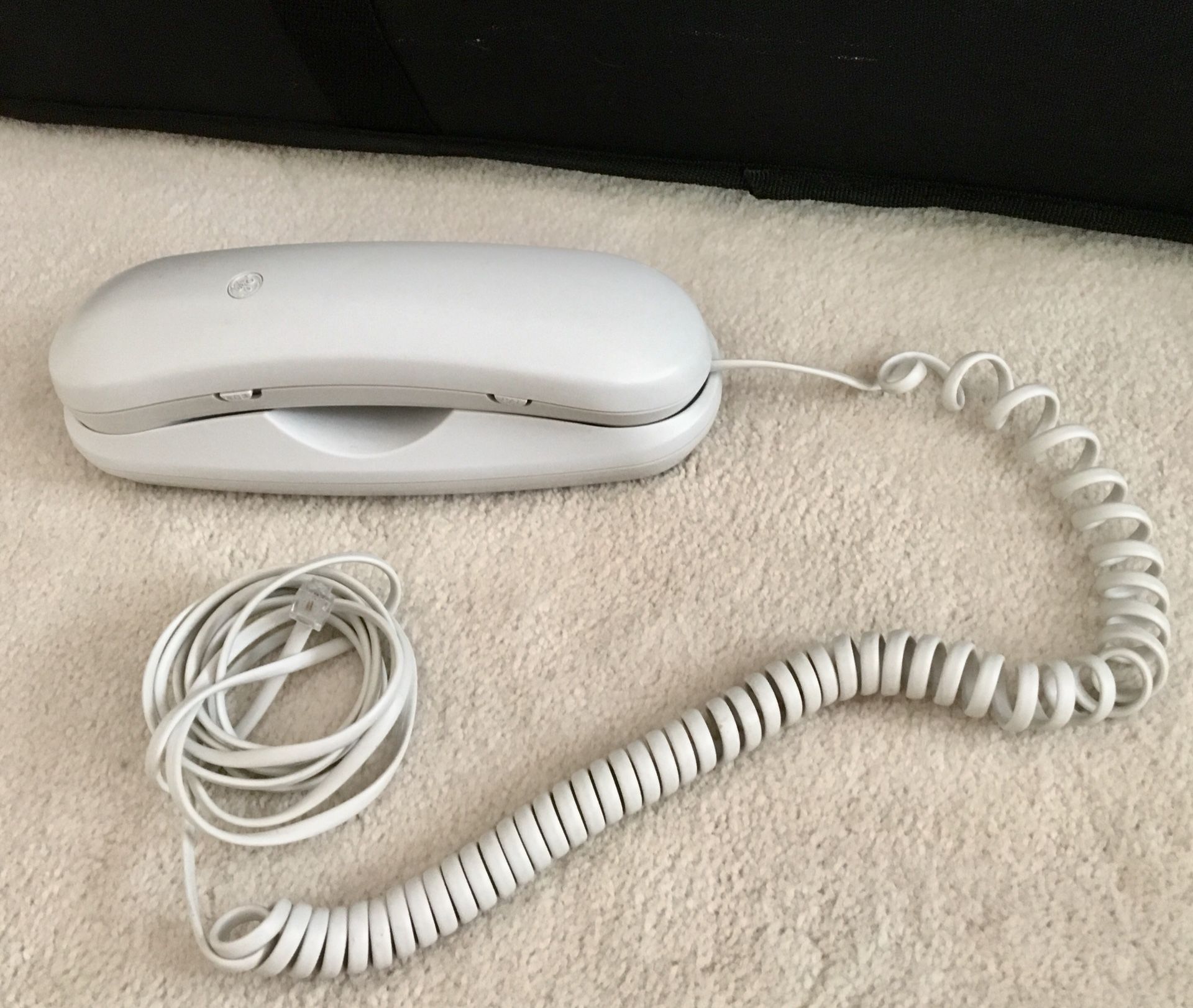 GE Landline Corded Phone White 29257GE1-A Tabletop Telephone Handset