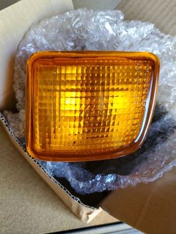 Toyota tacoma signal light with bulb 98-00