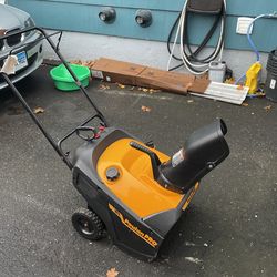 Poulan pro Snow Blower 