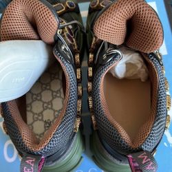 8 drawer dresser with mirror