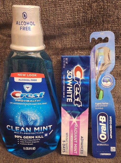 Oral Care Bundle: 1L Mouthwash, Crest 3D White Toothpaste & Oral-B Toothbrush, Soft