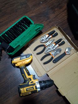 Tools drill with battery charger
