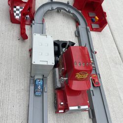 Lightning Mcqueen Super Track