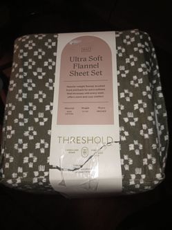 Ultra soft flannel sheet set full size    $25 both