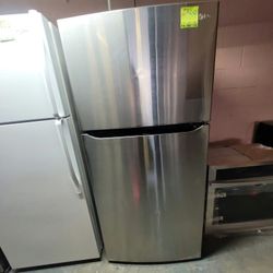 Freezer on Top LG Apartment Refrigerator Fully Covered Warranty!
