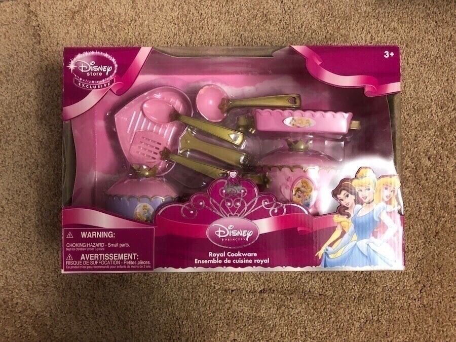 DISNEY Royal Cooking Play Set BRANDNEW