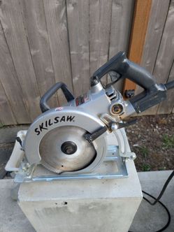 Skilsaw Model 77 7-1/4" Worm Drive Saw