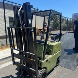 FORKLIFT PRICE DROP!! WARRANTY!!