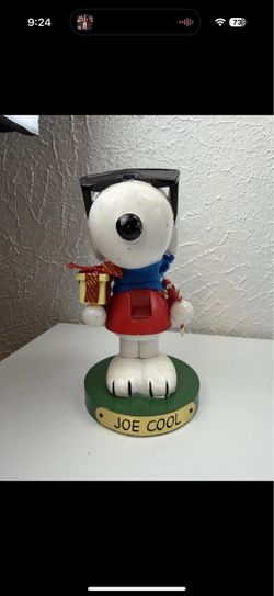 JOE COOL SNOOPY PEANUTS CHRISTMAS NUTCRACKER DISPLAY FIGURE