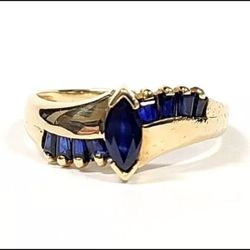 1 Carat Blue Sapphire 10k Yellow Gold Ring Size 5