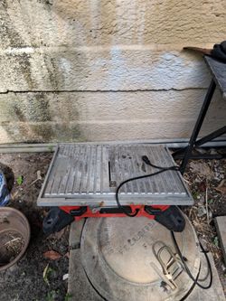 Diamond Back wedsand 7" table saw need a guard and blade. But u don't need the guard if your good.