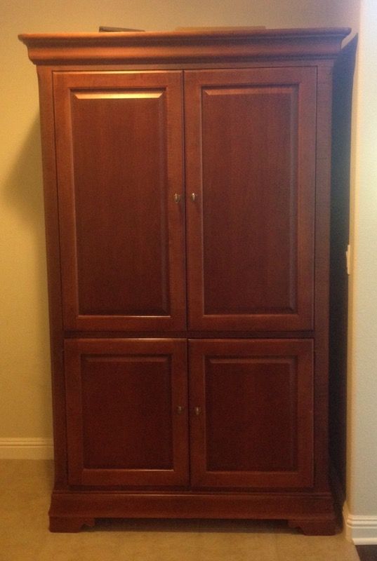 Thomasville Armoire