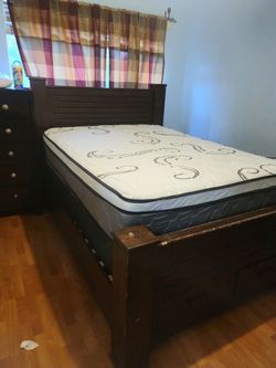 NEW QUEEN-SIZE PILLOW TOP MATTRESS AND BOX SPRING 💤