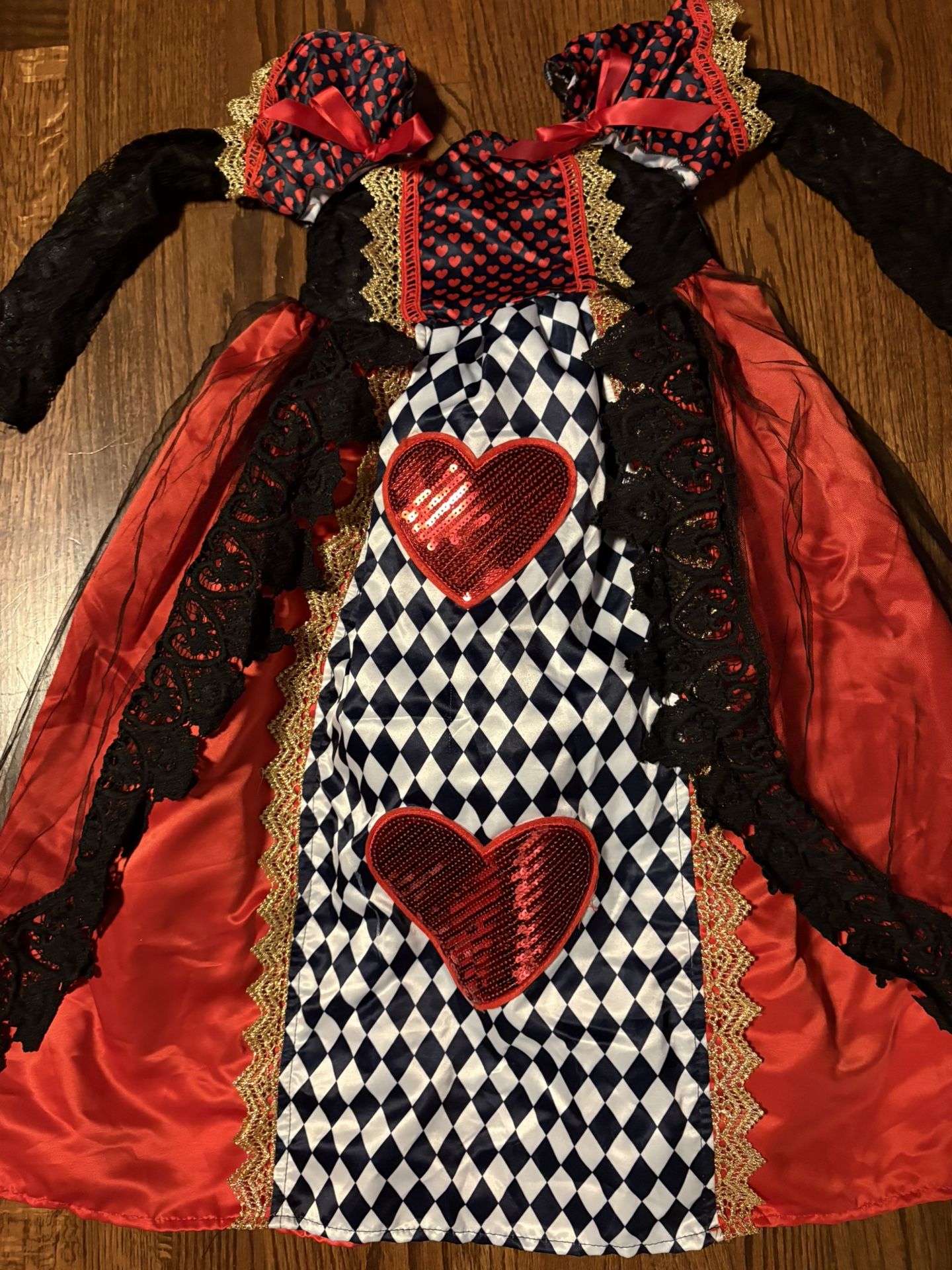 Perfect Condition: Queen Of Hearts Size 5 Childs Halloween Costume