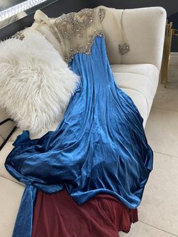 Elegant Beaded Formal Gown – Size 10 – Worn Once