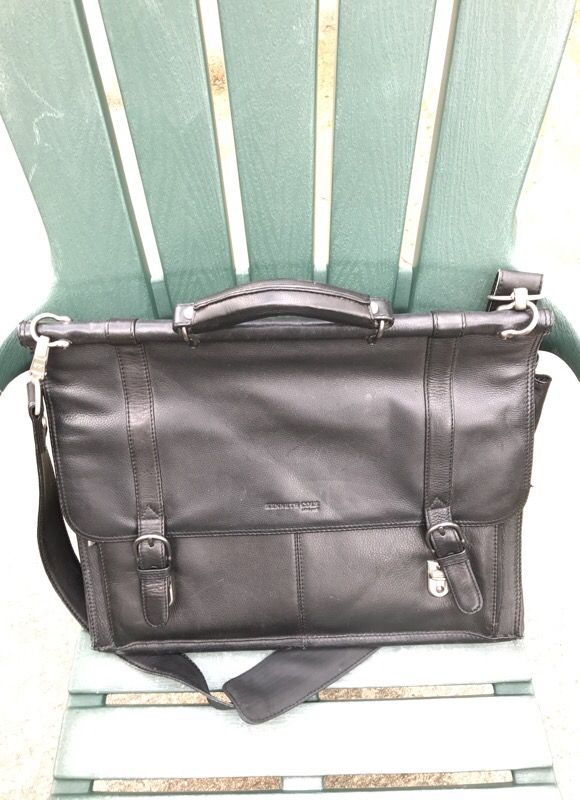 Kenneth cole briefcase excellent condition.