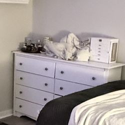 8 Drawer Dresser
