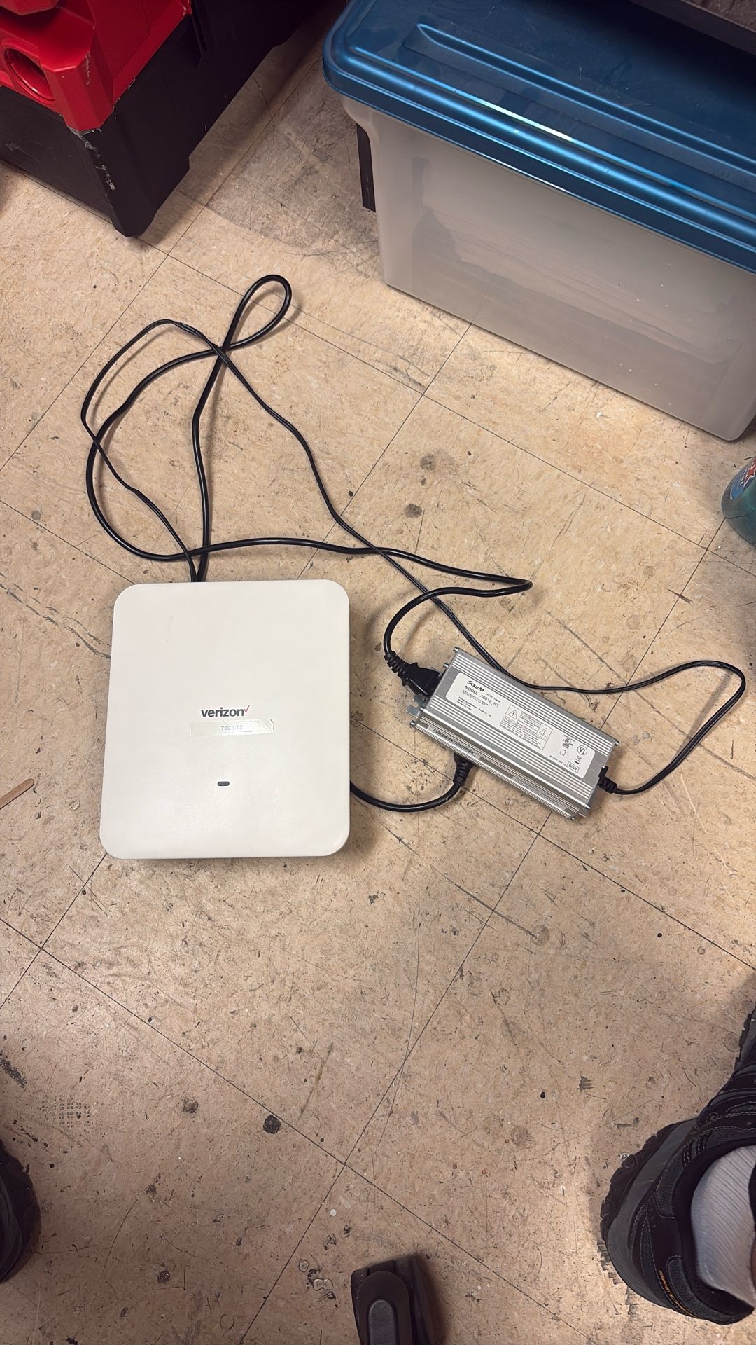 Verizon 4G LTE Network Extender (Small Cell Booster)