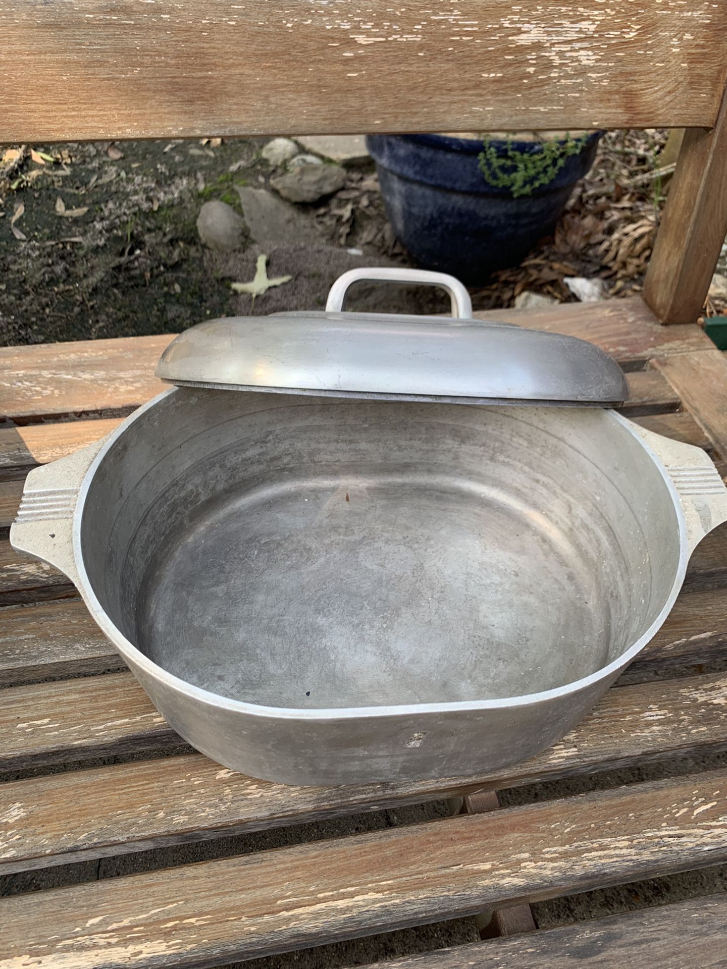 Vintage Magnalite 8 quart Roaster