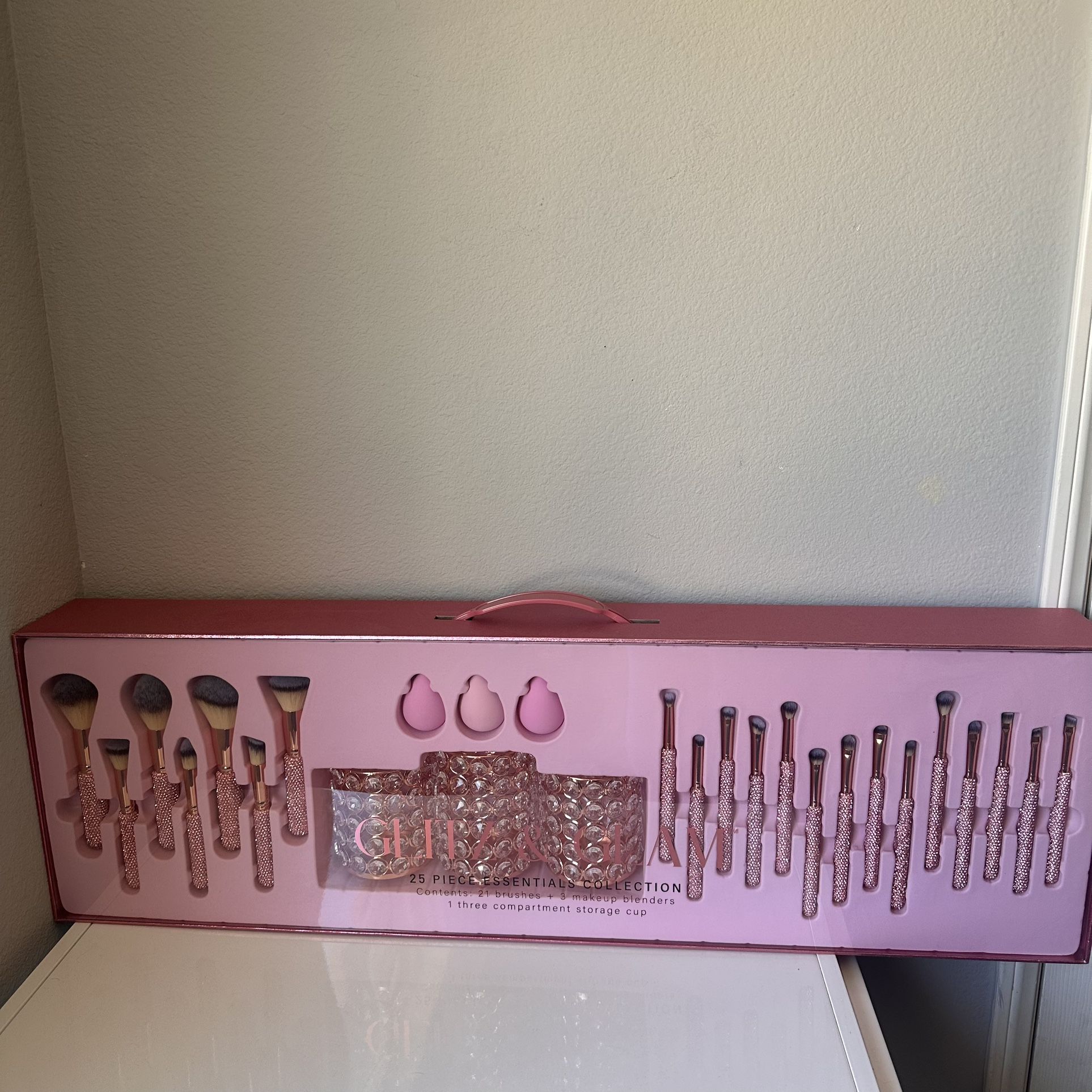 Glitz And Glam Makeup Brushes Pink 