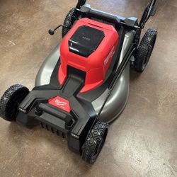 Milwaukee Lawn Mower 2823-20