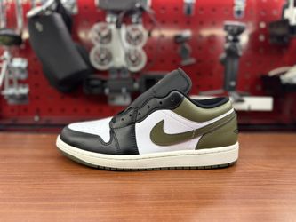 Jordan 1 Low Black Toe Medium Toe 