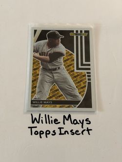 Willie Mays San Francisco Giants Hall of Fame Centerfielder Topps Short Print Insert Card.