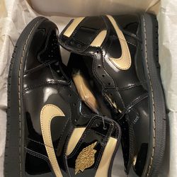 Jordan Retro 1 OG Metallic Gold (size 10.5)
