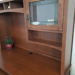 Wooden Desk with Detachable Hutch