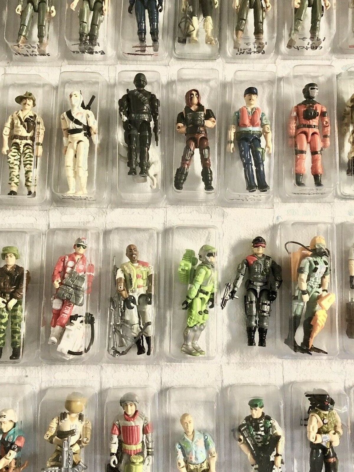 Collector seeking vintage old GI Joe toys dolls and action figures accessories 1960s 70s 80s g.i. Joes toy figure Collector Collectibles 