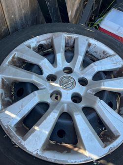 Nissan wheels / tires