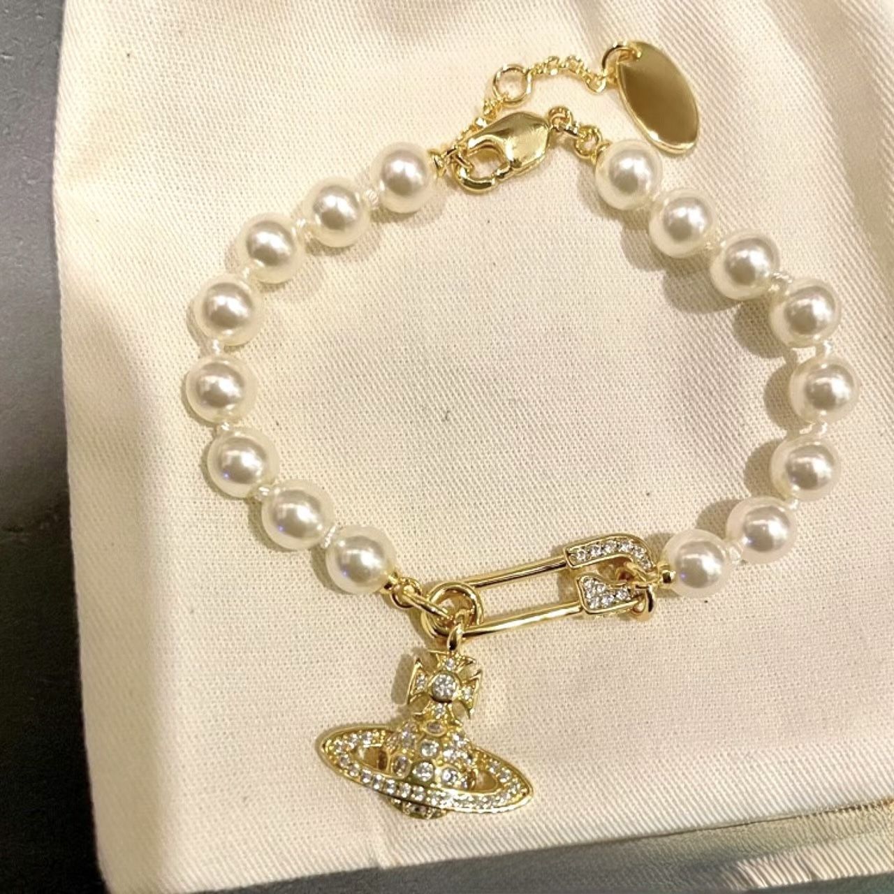 Vivienne Westwood Bass Relief Pearl Bracelet Size Medium