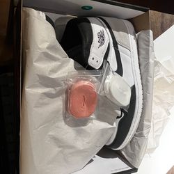 Jordan 1 Bleached Coral