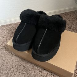 Women’s ugg slippers