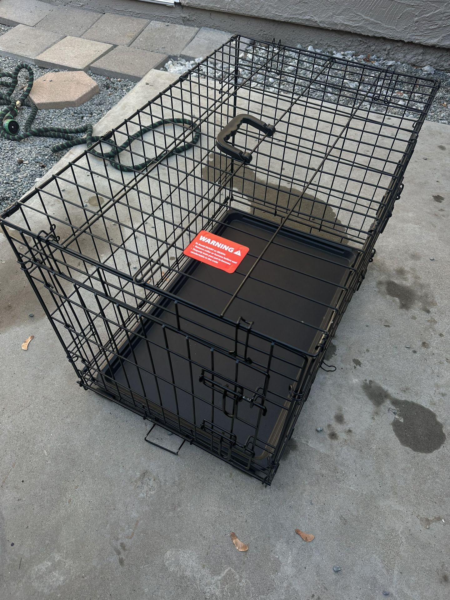 Dog Kennel (Dimensions in description)