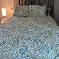 Queen Bedspread 2 Shams